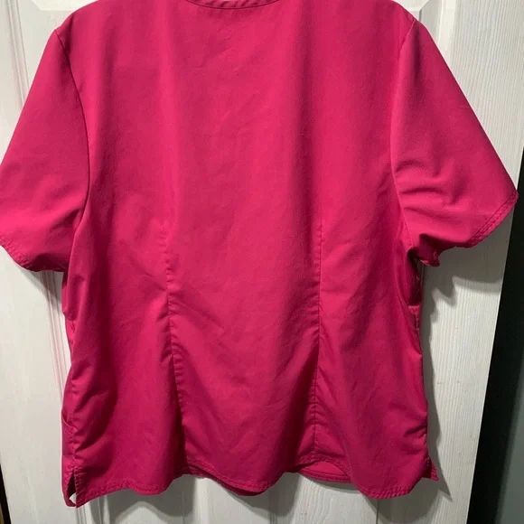 Pink scrub top - Picture 3 of 3